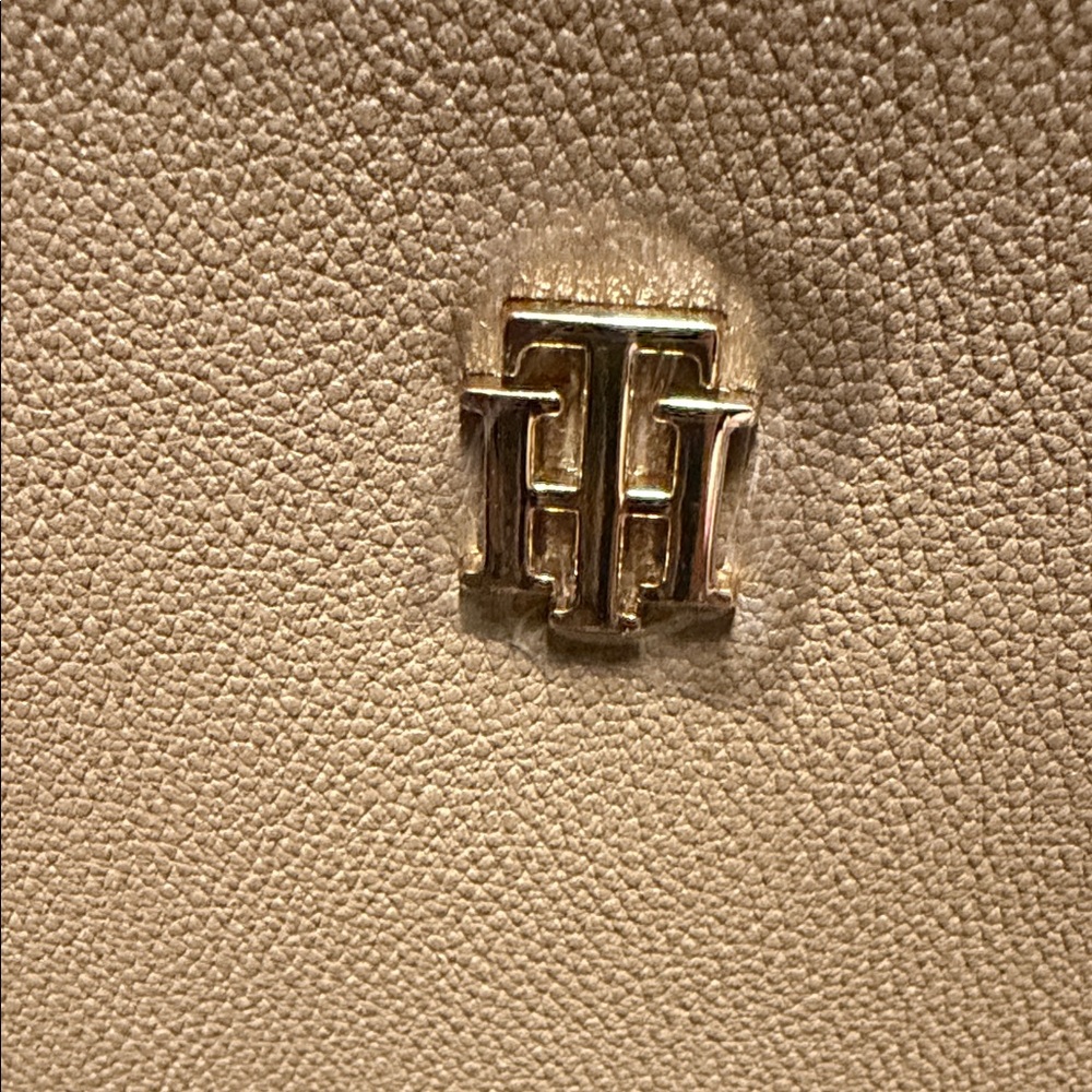 Tommy Hilfiger Camel Brown Tote - Picture 6 of 7